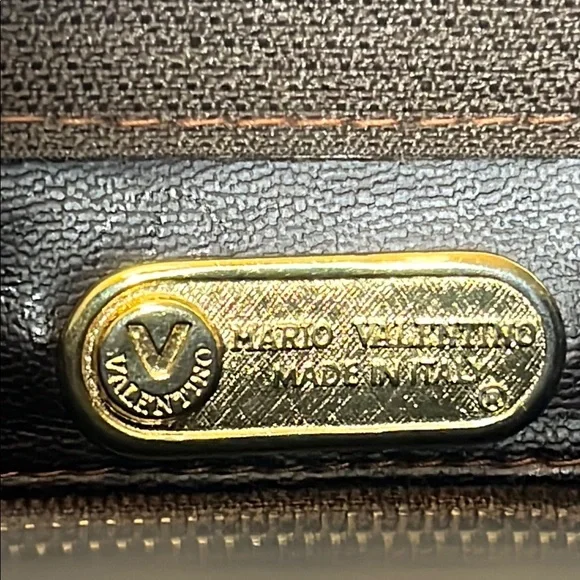 Mario Valentino Clutch